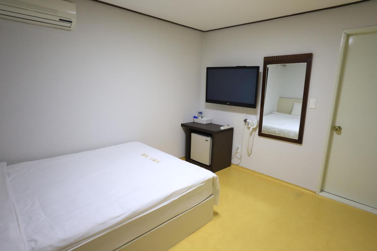 Twins Hotel Jeju Exterior photo