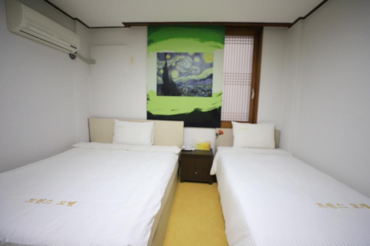 Twins Hotel Jeju Exterior photo