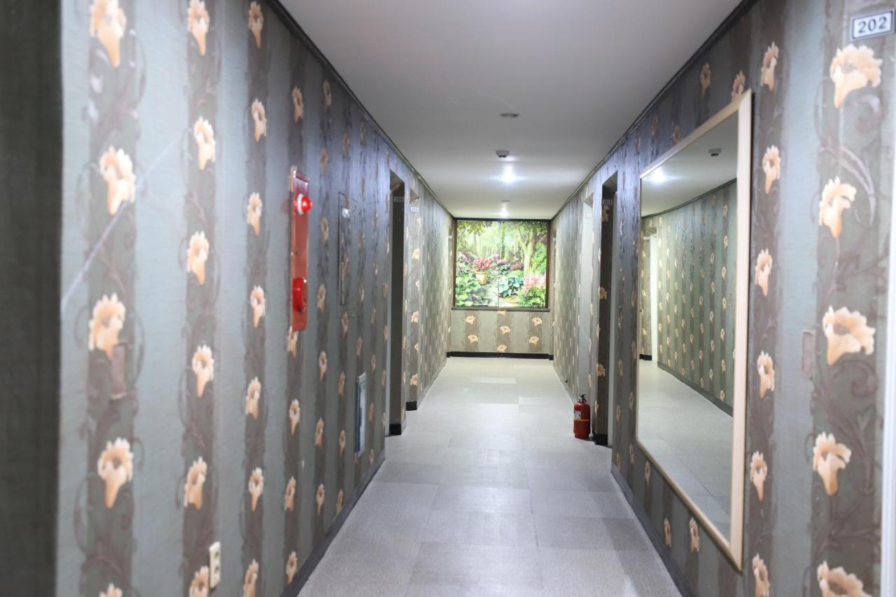 Twins Hotel Jeju Exterior photo